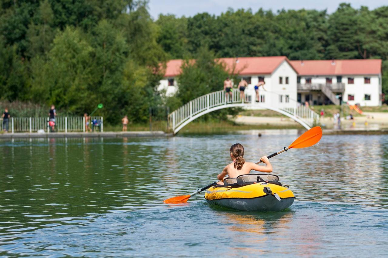 Oostappen Vakantiepark Hengelhoef Nv Hotel Aan de Wolfsberg Екстериор снимка