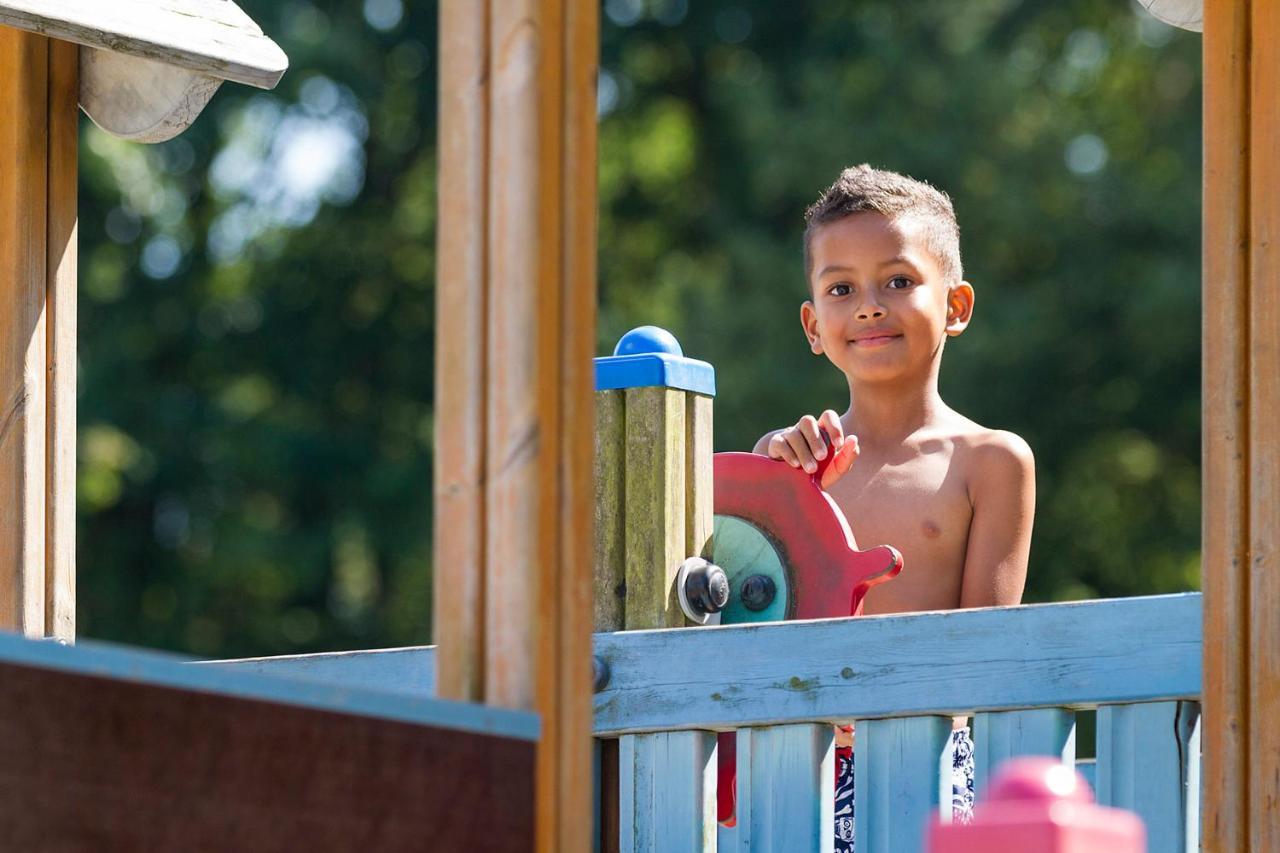 Oostappen Vakantiepark Hengelhoef Nv Hotel Aan de Wolfsberg Екстериор снимка