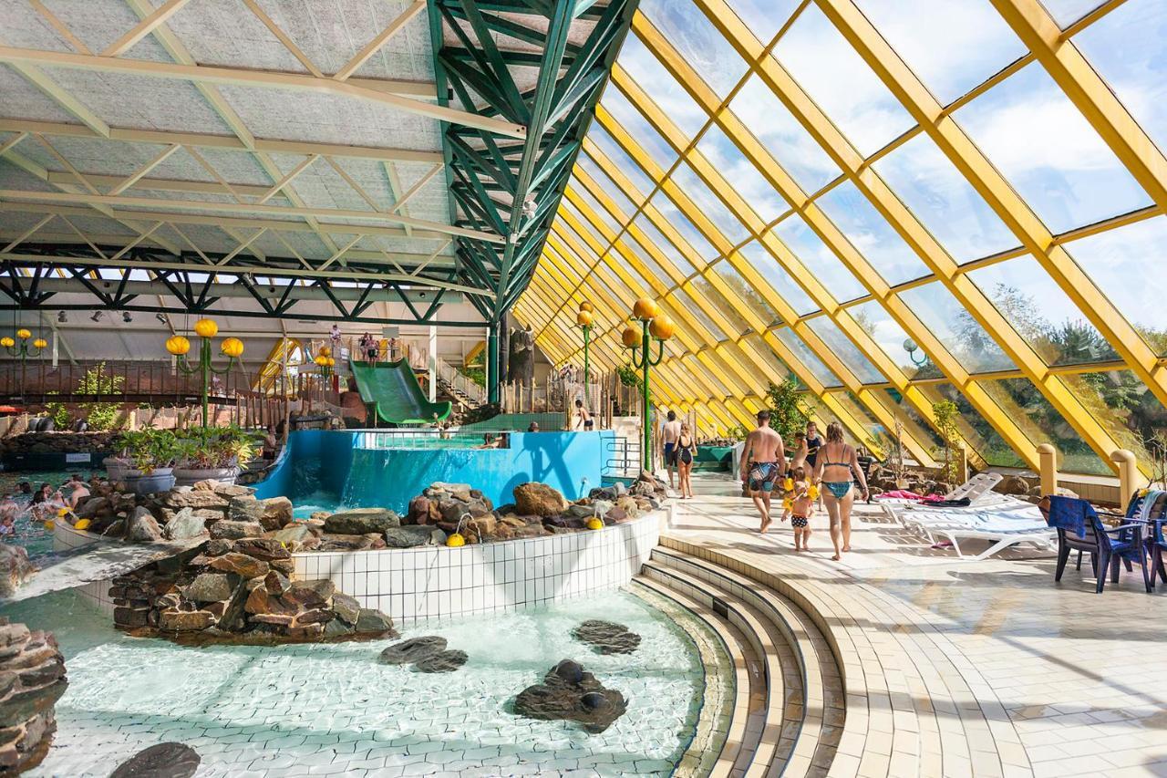 Oostappen Vakantiepark Hengelhoef Nv Hotel Aan de Wolfsberg Екстериор снимка