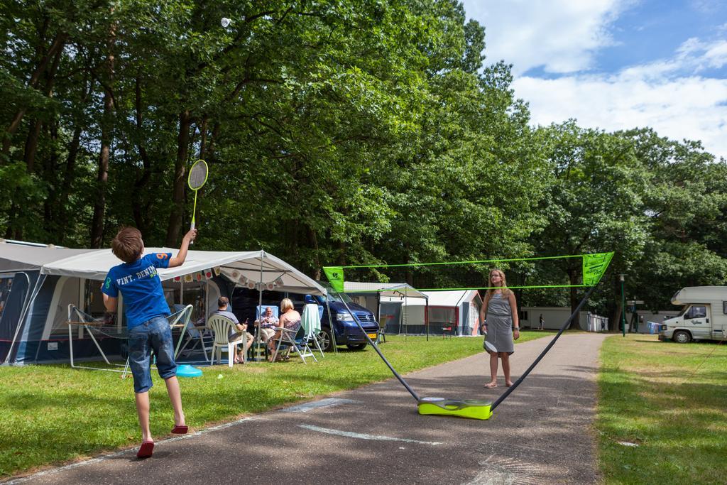 Oostappen Vakantiepark Hengelhoef Nv Hotel Aan de Wolfsberg Екстериор снимка