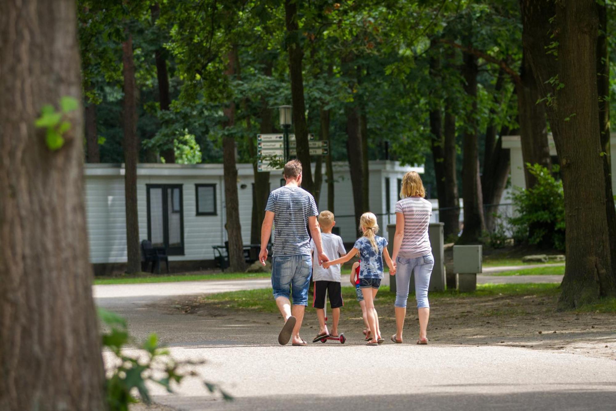 Oostappen Vakantiepark Hengelhoef Nv Hotel Aan de Wolfsberg Екстериор снимка
