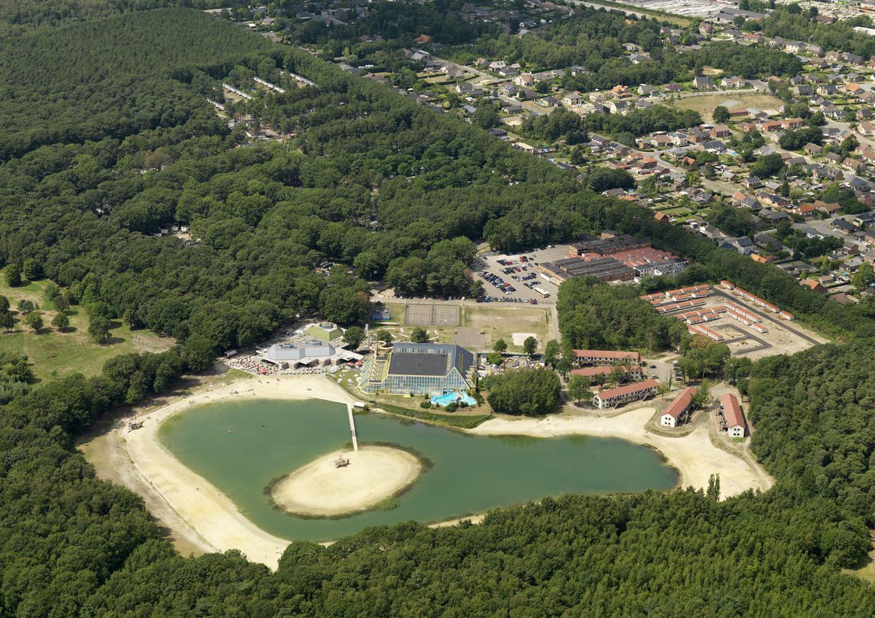 Oostappen Vakantiepark Hengelhoef Nv Hotel Aan de Wolfsberg Екстериор снимка