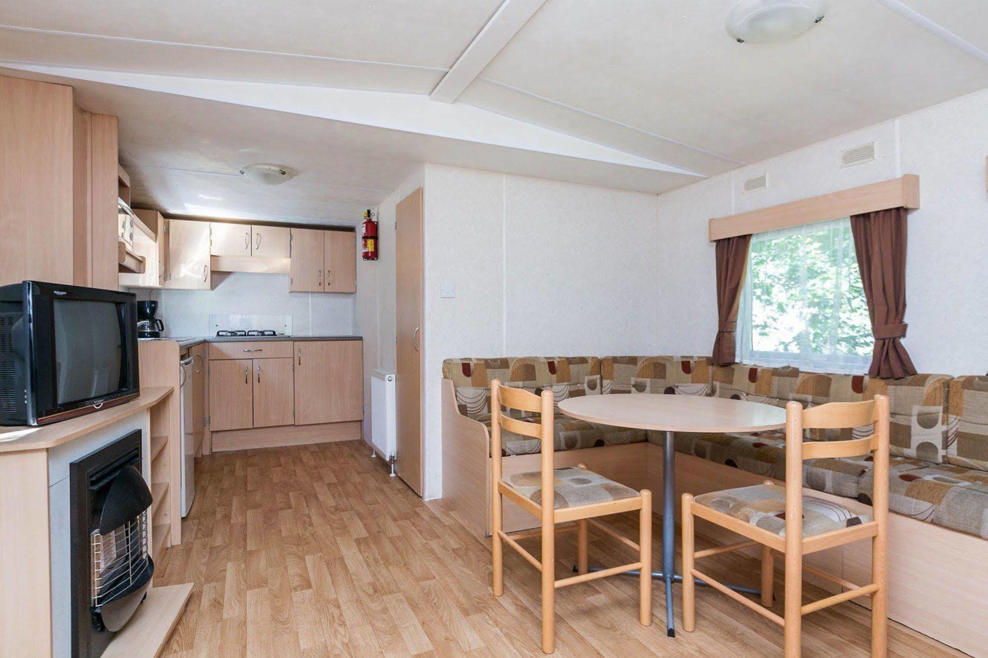 Oostappen Vakantiepark Hengelhoef Nv Hotel Aan de Wolfsberg Екстериор снимка