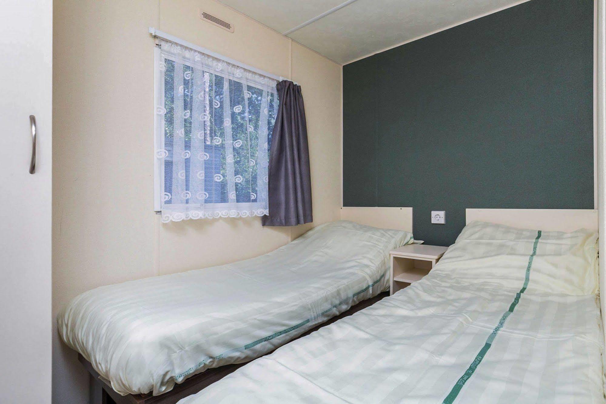 Oostappen Vakantiepark Hengelhoef Nv Hotel Aan de Wolfsberg Екстериор снимка