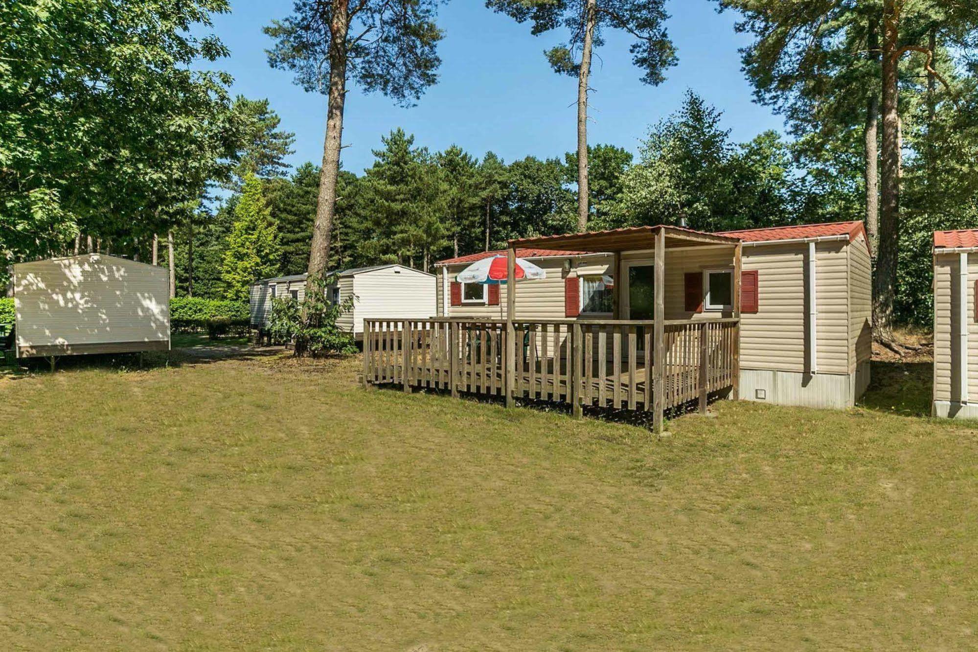 Oostappen Vakantiepark Hengelhoef Nv Hotel Aan de Wolfsberg Екстериор снимка