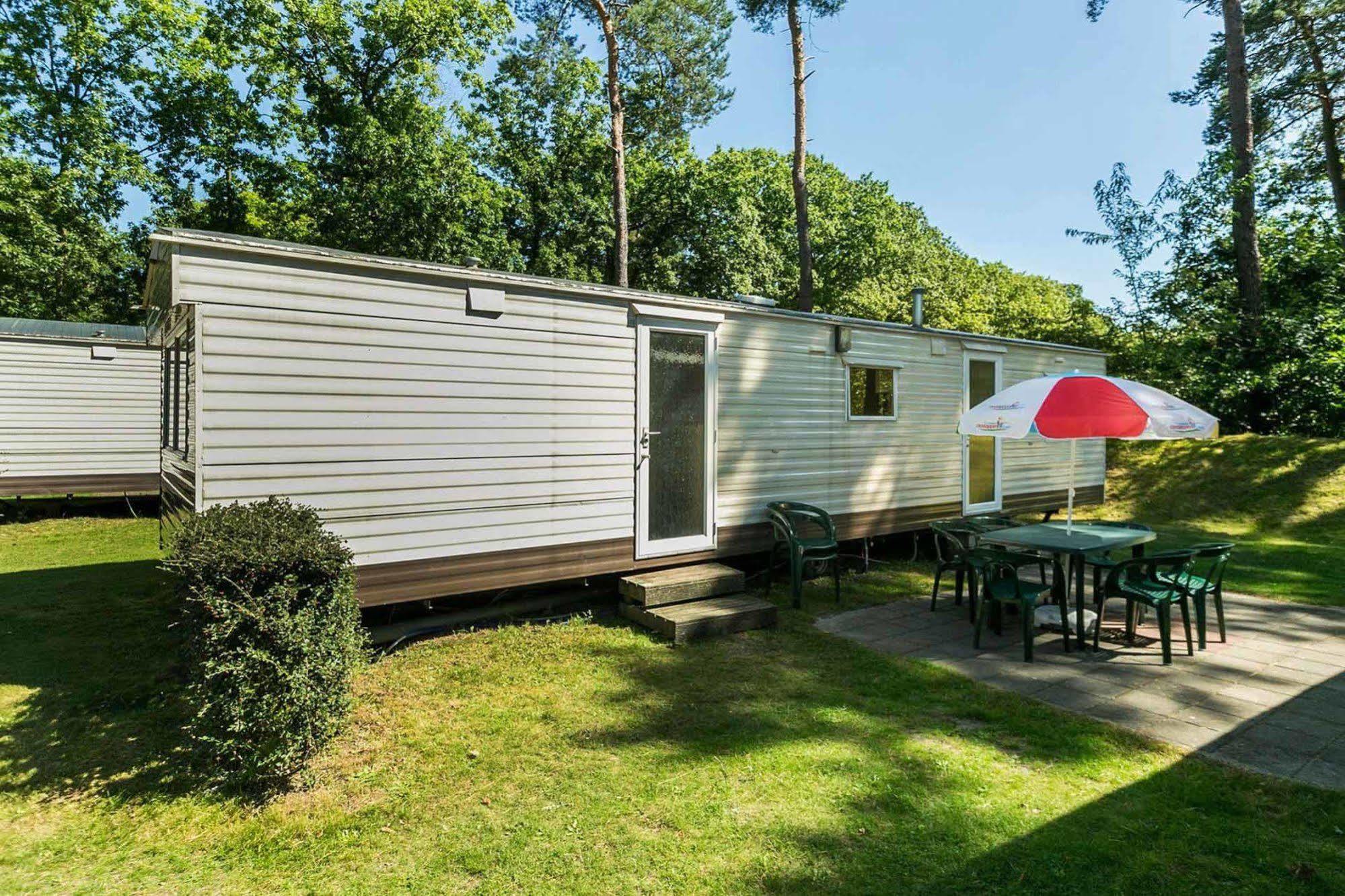 Oostappen Vakantiepark Hengelhoef Nv Hotel Aan de Wolfsberg Екстериор снимка