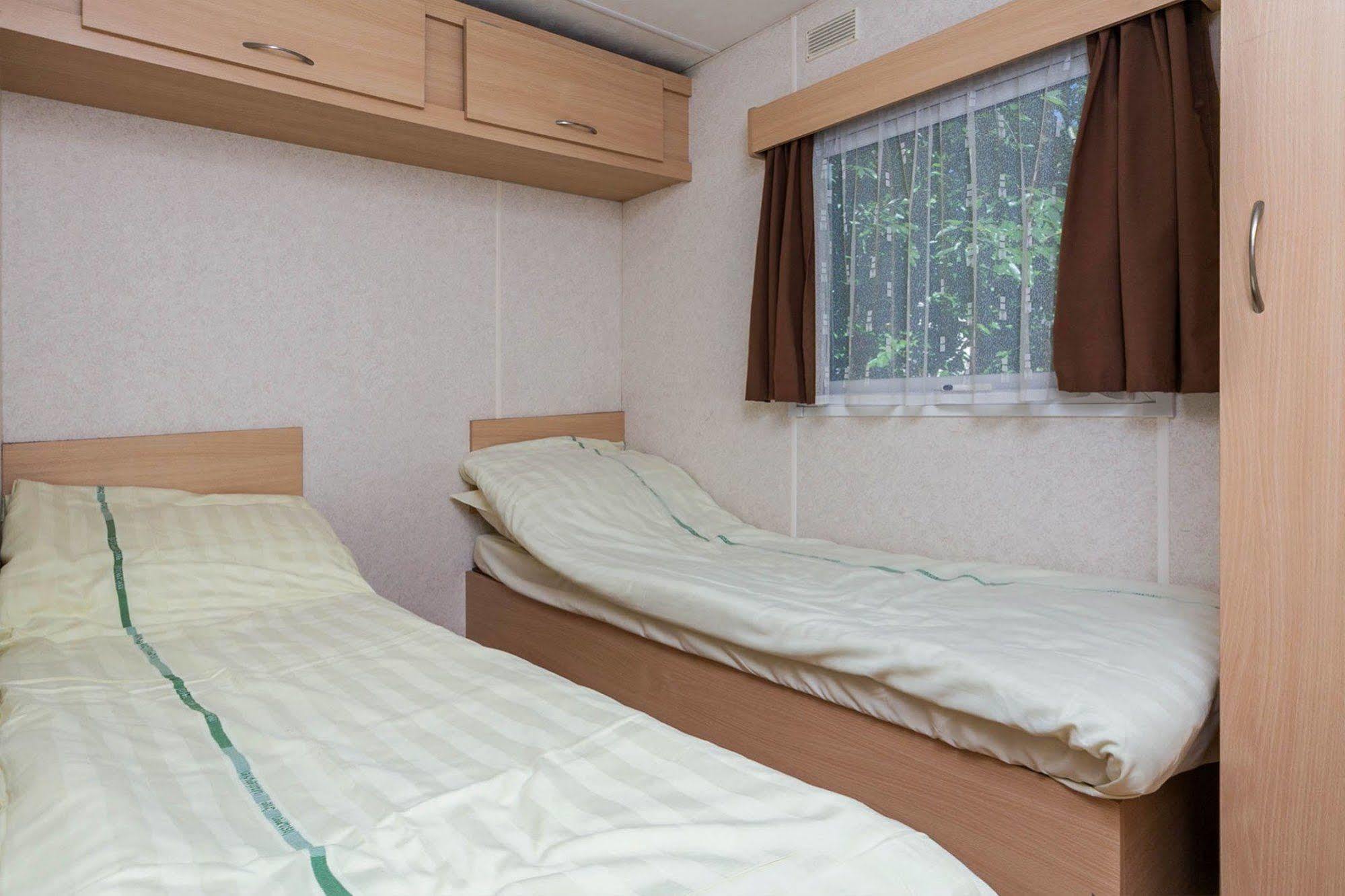 Oostappen Vakantiepark Hengelhoef Nv Hotel Aan de Wolfsberg Екстериор снимка